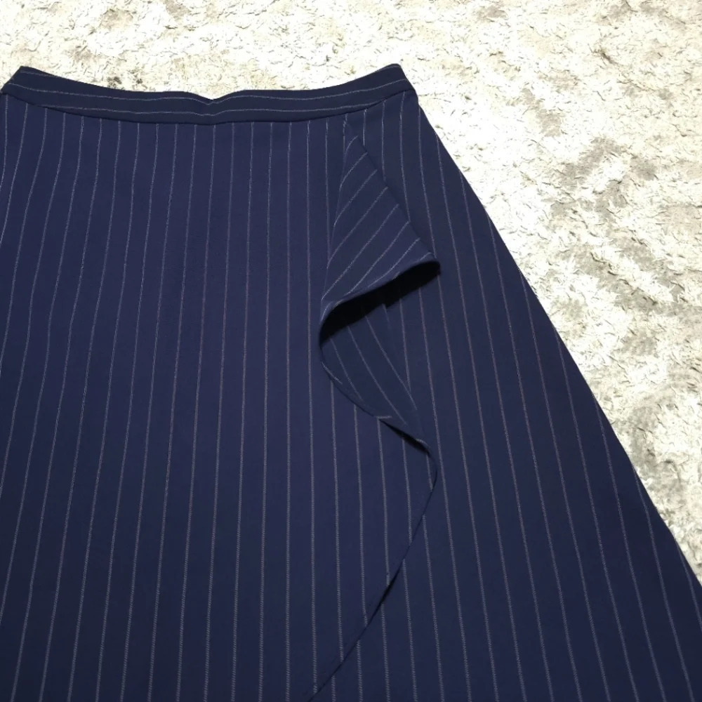 BANANA REPUBLIC NWT Navy with White Pinstripe, Cascade A-line Skirt, 00P - Picture 3 of 14